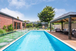 Sorrento Serenity - Pool, Theatre and Games Room, Walk to Beach and Shops